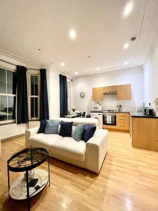 Appartamento A Charming One Double Bedroom Flat