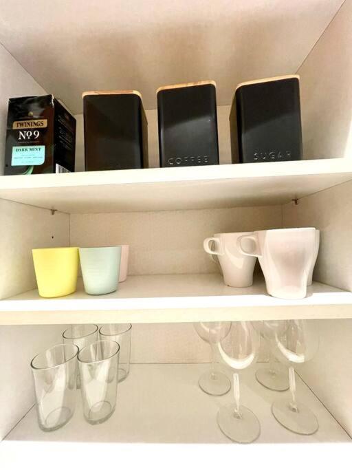 Appartamento A Charming One Double Bedroom Flat Londra